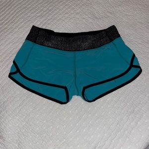 Lululemon Speed Up Low-Rise Lined Short, size 6